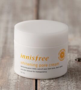 Kem dưỡng trắng da Innisfree Whitening Pore Cream