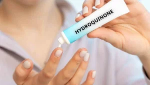 Sử dụng kem dưỡng chứa Hydroquinone, Retinol, hoặc Corticoid